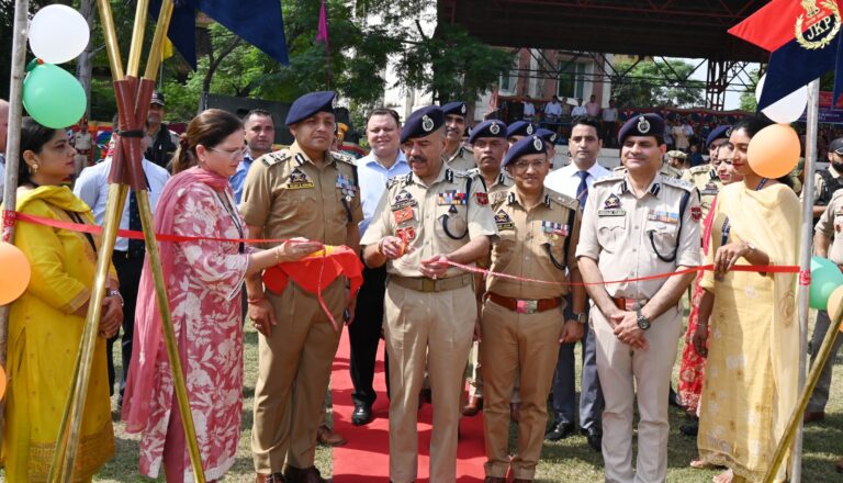 DGP J&K NALIN PRABHAT IPS INAUGURATES 3-DAY MEGA EXHIBITION ON NEW CRIMINAL LAWS AT JAMMU